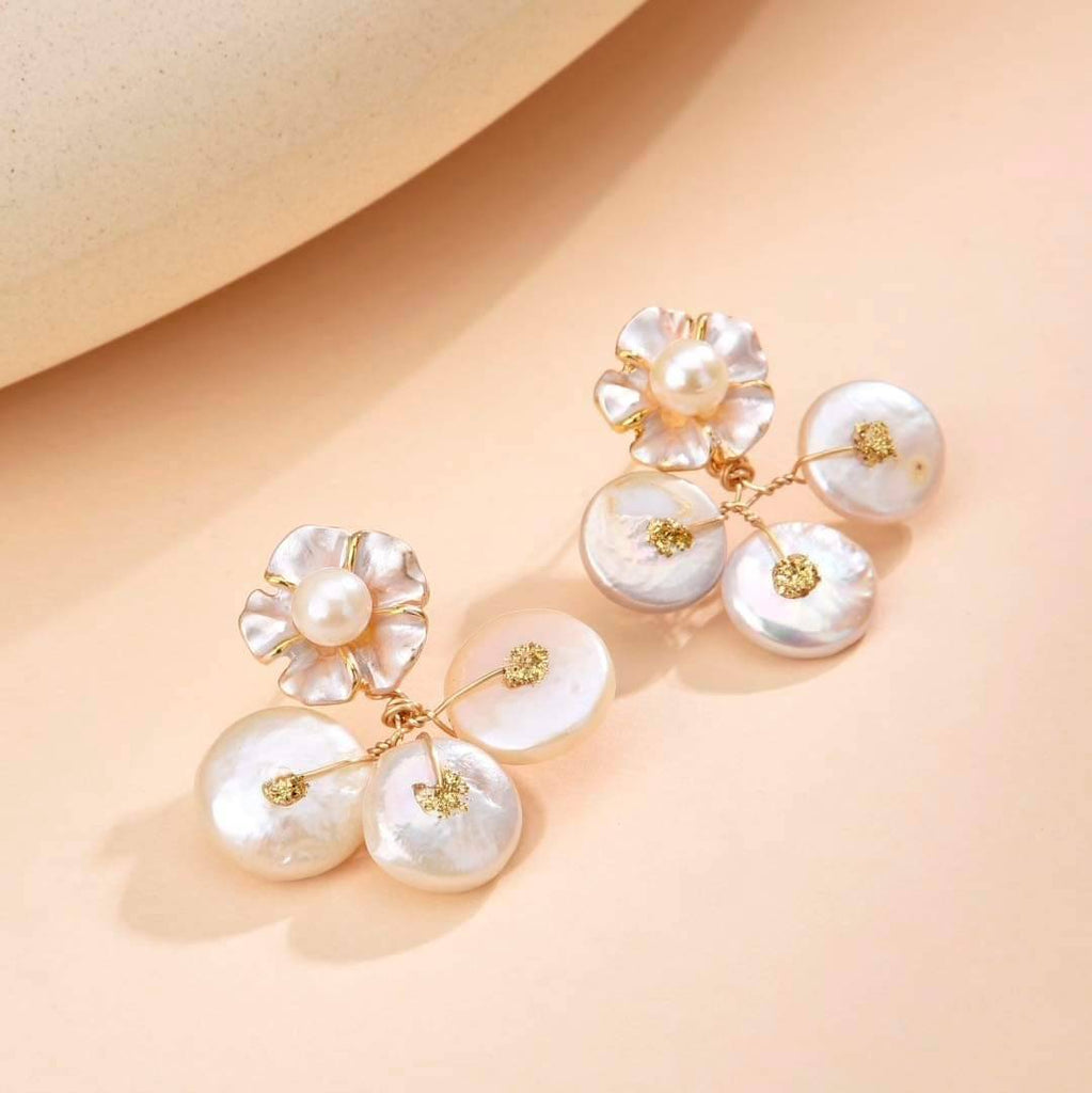 Flower-shaped earrings made with 18k gold-plated brass pearls-Earrings-YIWU SHUO QIPEARL